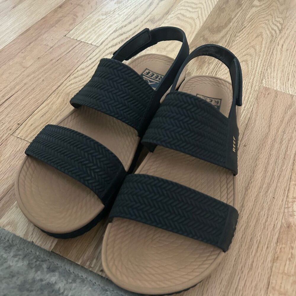 Reef Water Vista Sandals - size 7